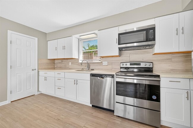 Photo - 5054 Pine Cliff Dr