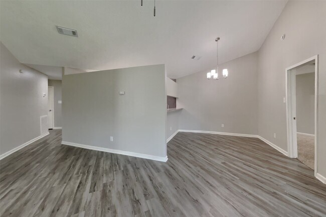 13102 Kingsmill Dr