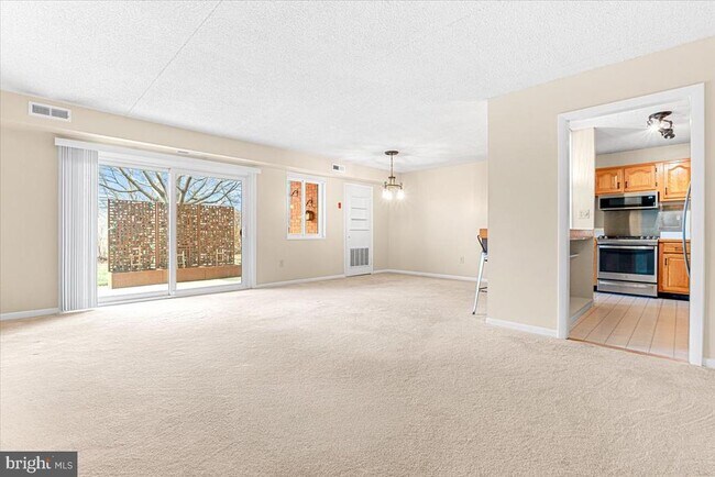 Photo - 1745 Edgewood Hill Cir Unit 3