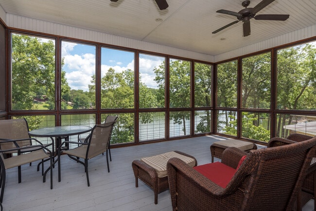 Photo - Lake Avalon Frontage