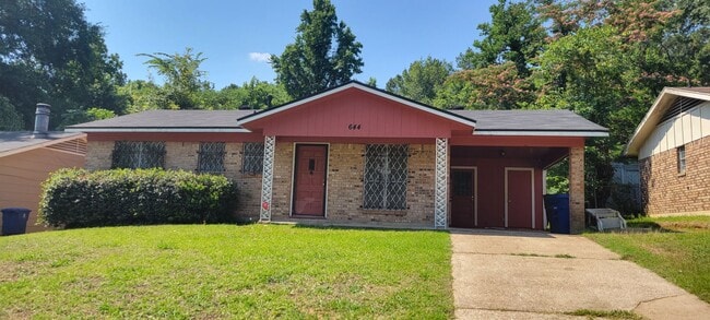 Building Photo - Gorgeous 3 bedroom/1.5 bath home!