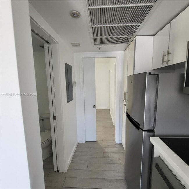 Photo - 1601 Meridian Ave Unit 209