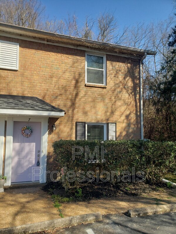 Building Photo - 736 E Northfield Blvd