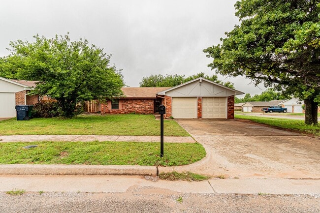 Photo - 3 Bed 2 Bath in OKC!