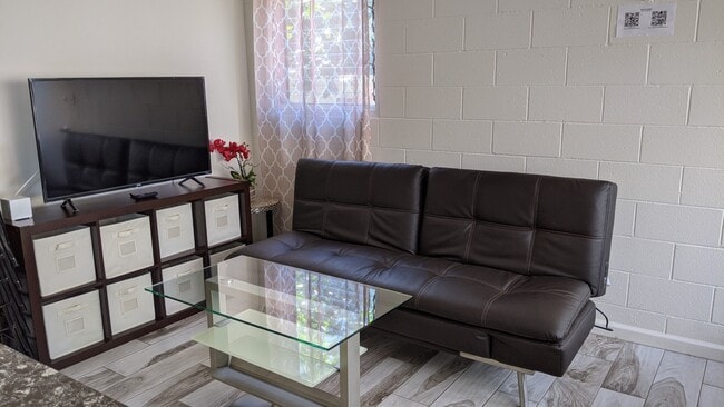 Photo - 2353 Dole St Unidad 1