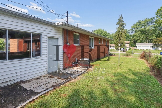Photo - 906 Garvey Rd
