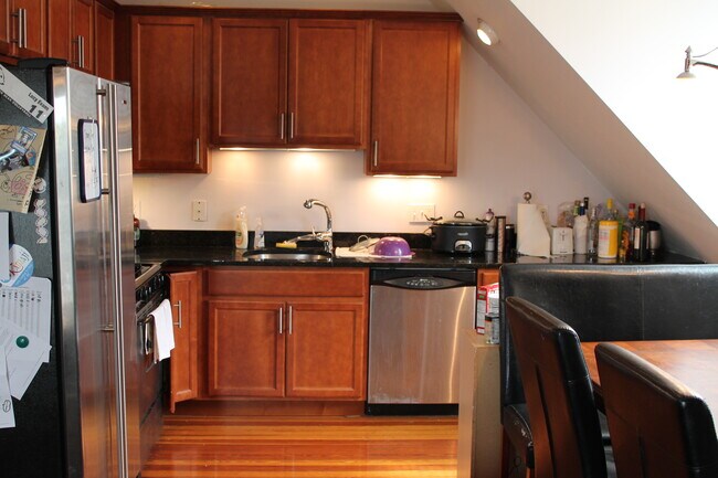 Photo - 73 Perthshire Rd Unit 73B