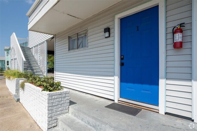Building Photo - 1327 Ave M 1/2 Unit 1 Rental