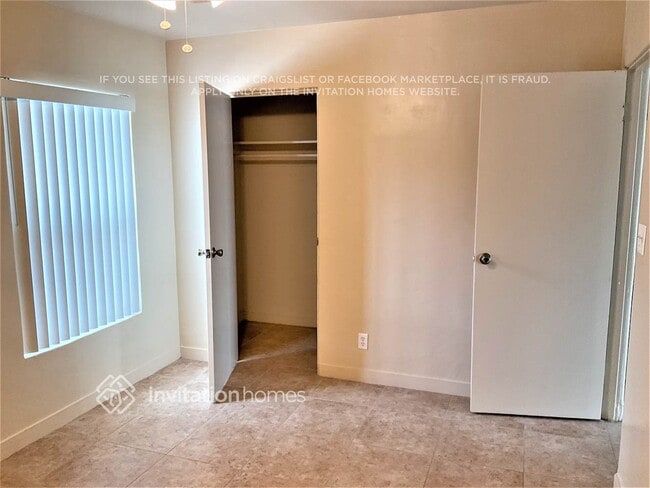 Photo - 527 W 1st St