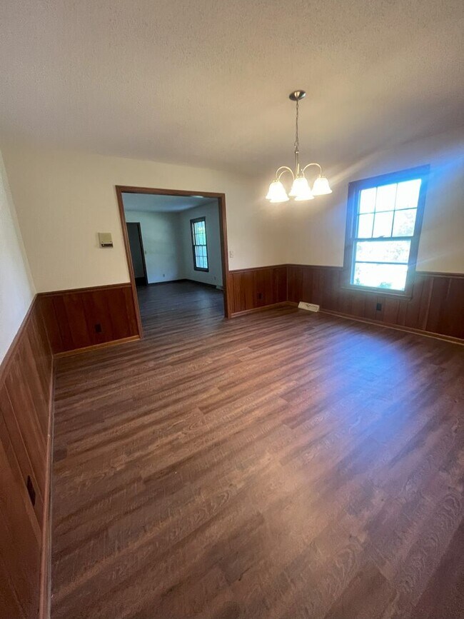 Charming Family Home in Desirable Johnson House Rental in Johnson