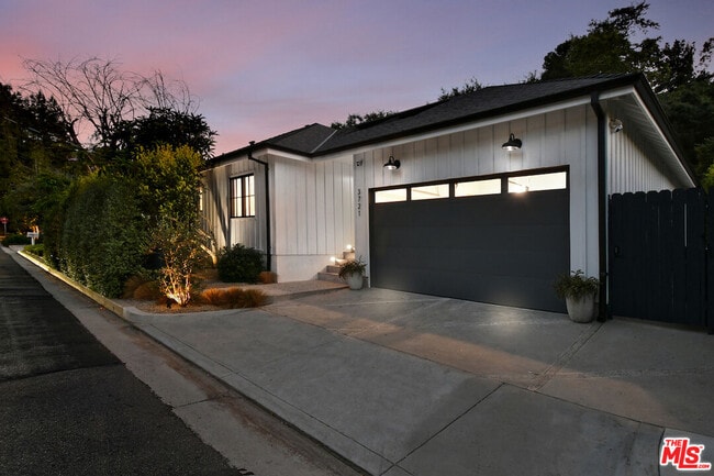 Photo - 3721 Woodcliff Rd