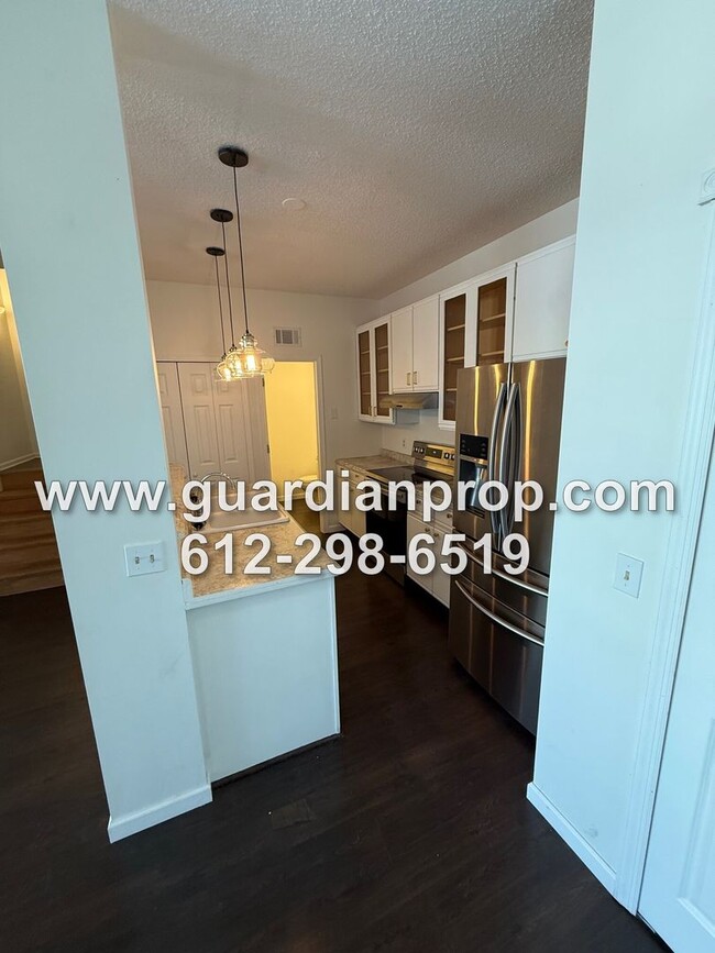 Photo - Woodbury Townhouse Available Now, Updated ...