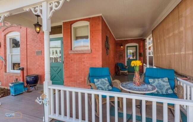 Photo - Beautiful 2B/2.5B Historic Home on Pearl Street