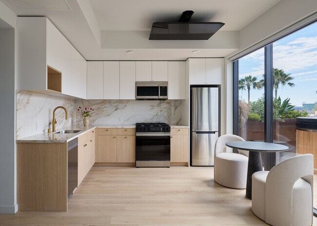 TenTen Alfred Studio Kitchen
