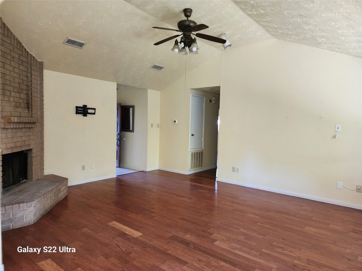 Photo - 2810 Goldspring Ln