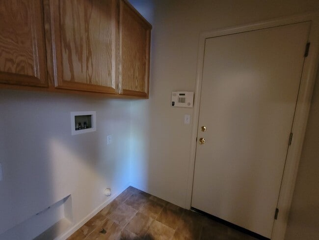 Photo - 3118 Midway Island St