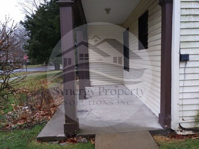 Photo - 560 E Townview Cir Unit 1