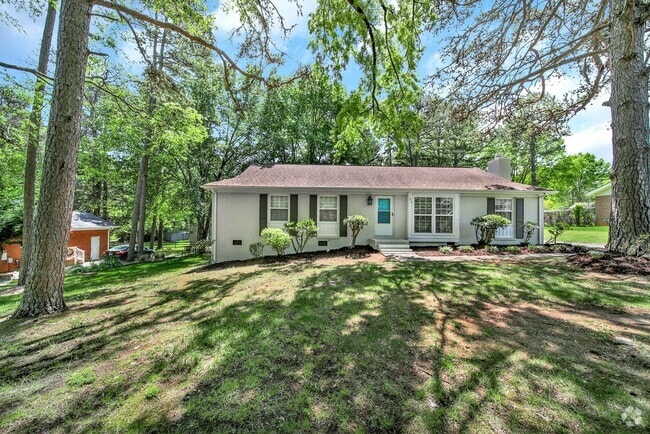 Building Photo - Wonderful Home Near Downtown Matthews!