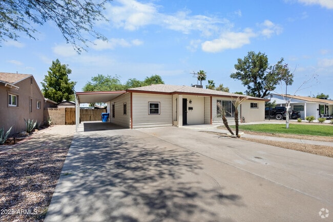 Building Photo - 5742 N 12th Pl Rental