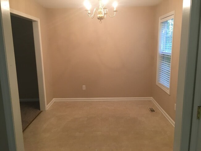 Photo - 2401 Laurel Falls Ln