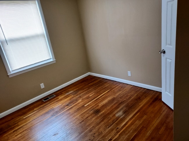 Photo - 333 Grace St