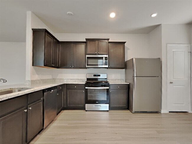 Photo - 15419 Maple Ter Dr