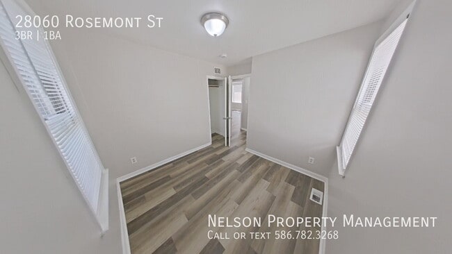 Photo - 28060 Rosemont St