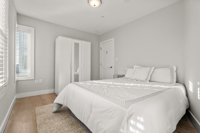 Photo - 543 Dorchester Ave Unidad 8