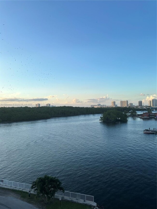 Building Photo - 400 Kings Point Dr Unit 614