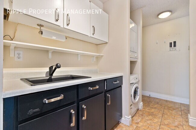 Photo - Modern 2 Beds, 1 Baths Apartment/Condo | 1 Cat Allowed | BUILDING AGE RESTRICTED: OCCUPANTS MUST ... Unit 22