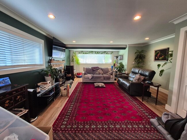 Photo - 941 Avrill Rd
