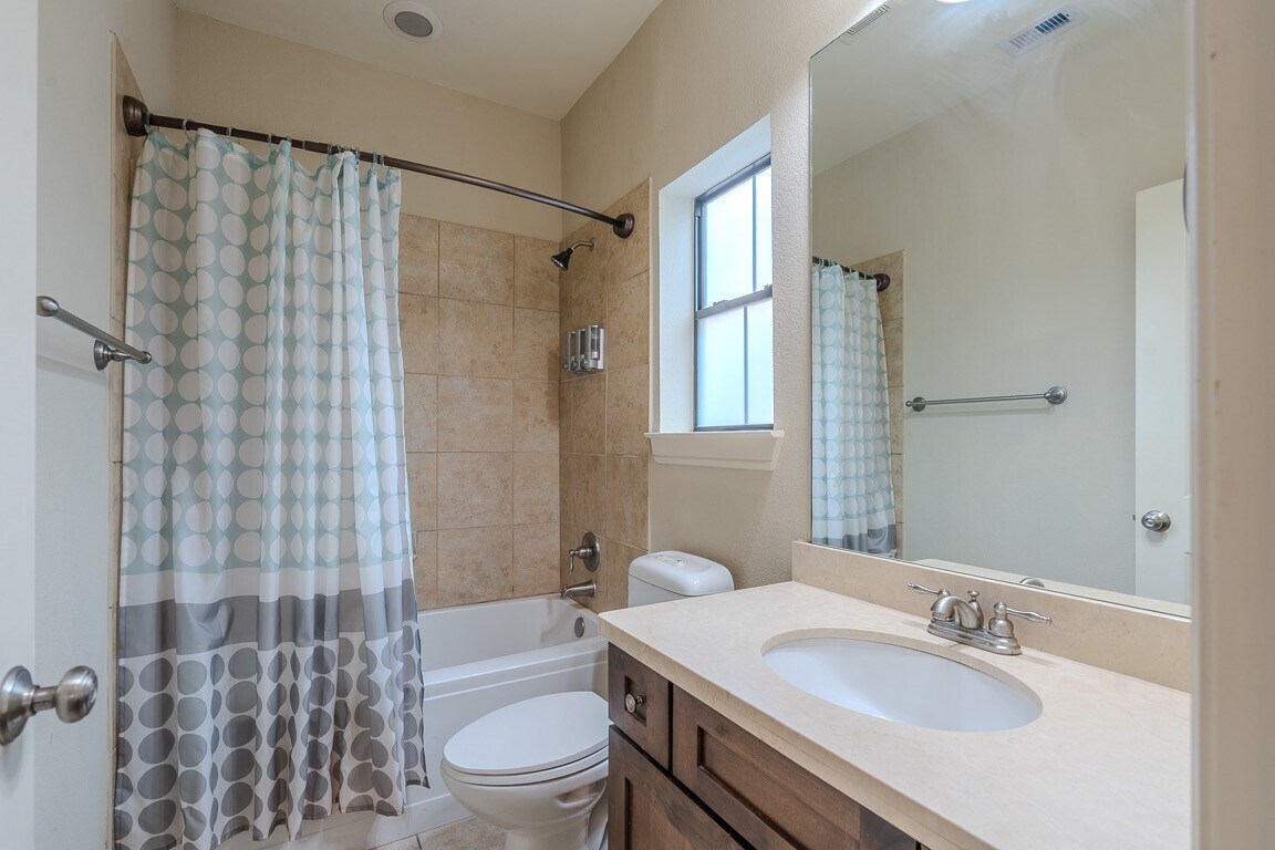 Photo - 5213 Eigel St