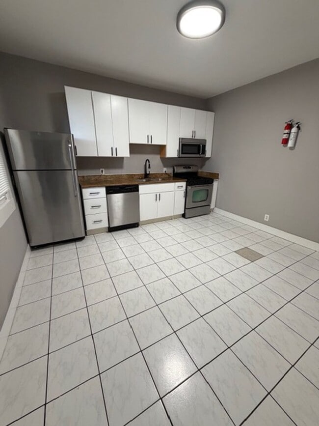 Photo - 1668-1670 12th Unit 1670