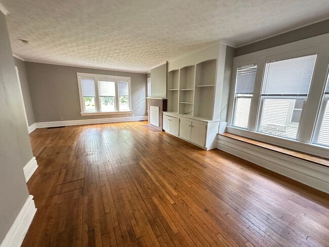 Photo - 184 E 12th Ave