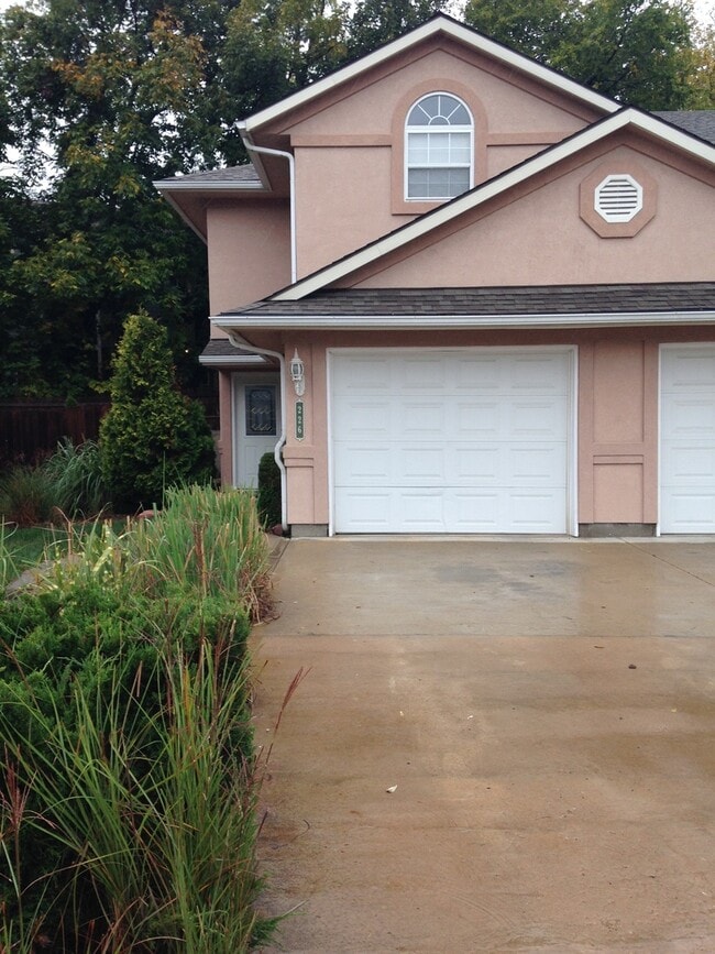 Remodeled 3-Bedroom Home in Lee’s Summit w... - Remodeled 3-Bedroom Home in Lee’s Summit w...