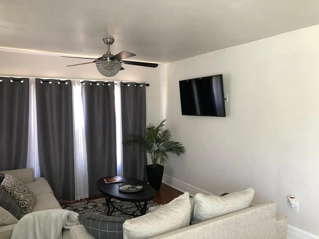 Photo - 62 W Culver St