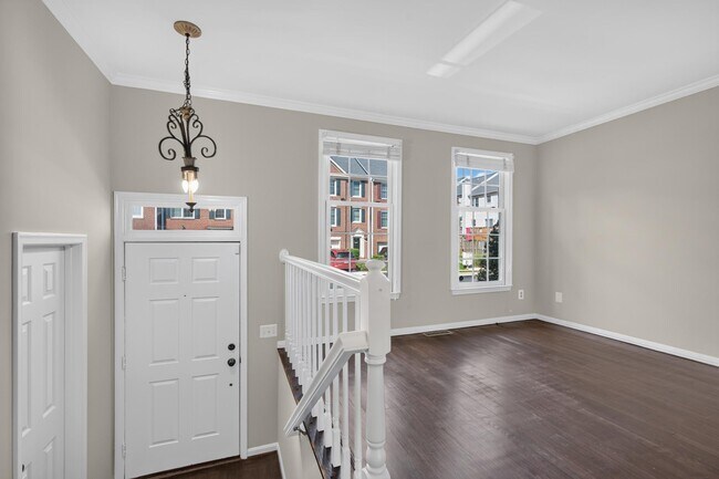 Photo - 341 S Pickett St