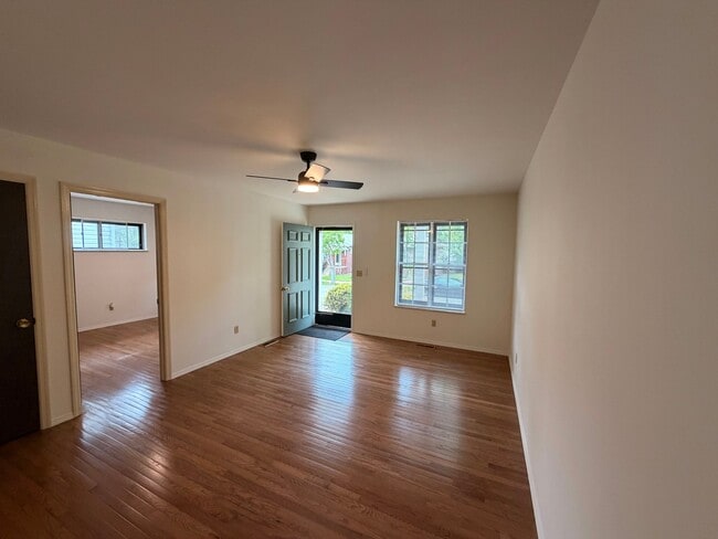 Photo - 5404 Quincy St