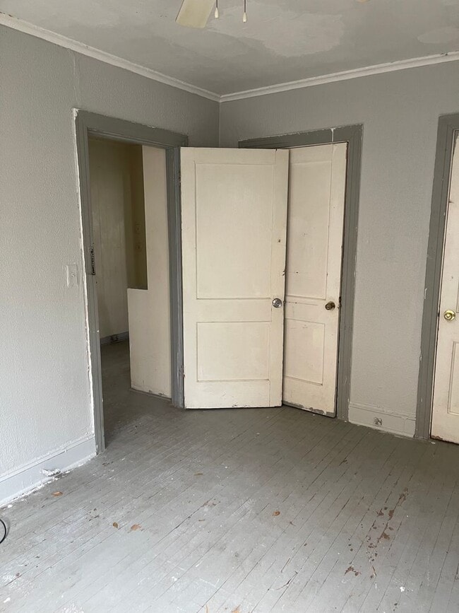 Photo - 3556 Judson St