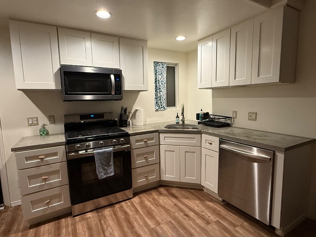 Building Photo - 530 2nd Pl