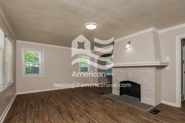 43 W Hillcrest Ave