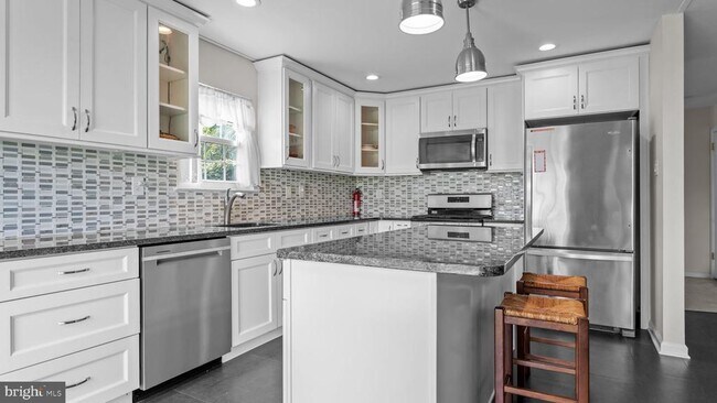 Photo - 301 Holly Hill Ct