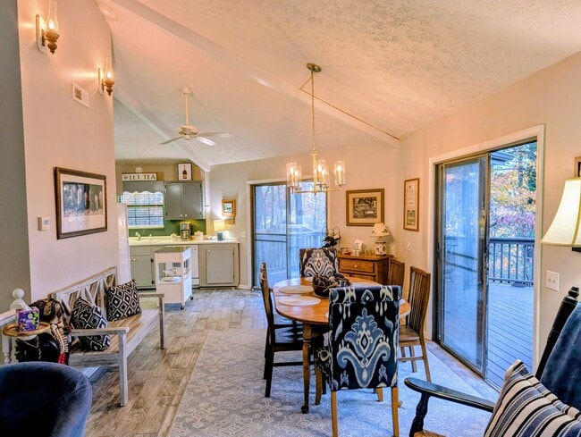 Photo - 842 Alpine Dr