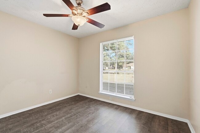 Photo - 16235 Cutten Rd