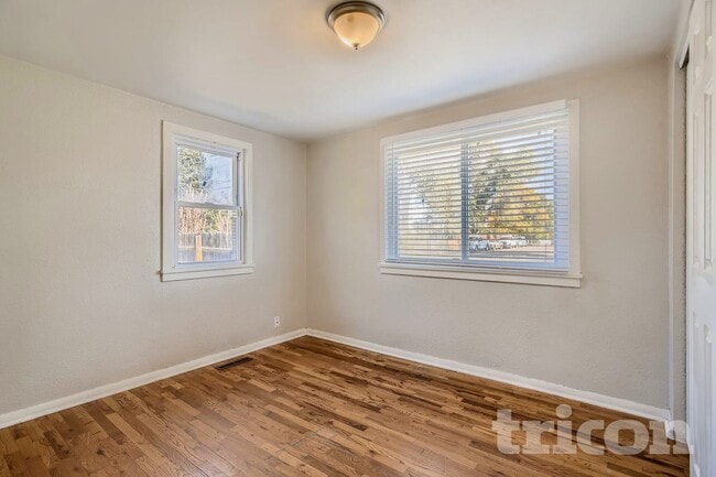 Photo - 185 N Harlan St