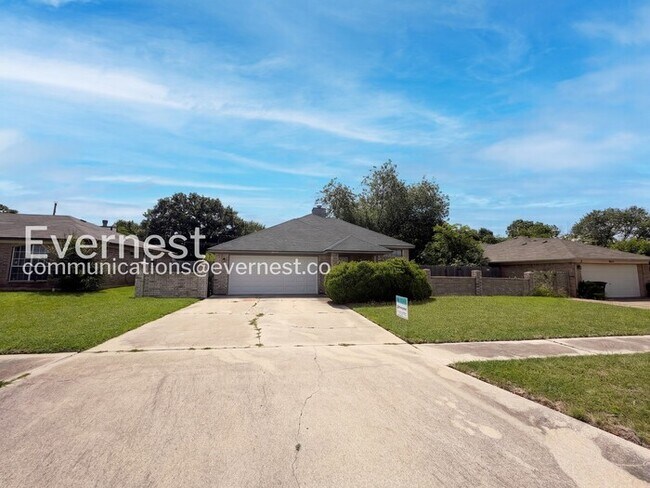 Photo - 2014 Cedarview Dr