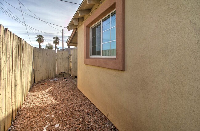 Photo - 5516/5518/5520 West Palmaire Avenue Unit 5516 West Palmaire Avenue