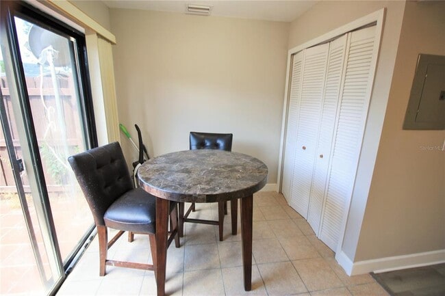Photo - 7446 Wynnewood Square