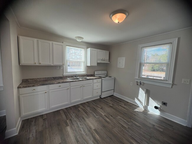 Photo - 2212 Grace Ave