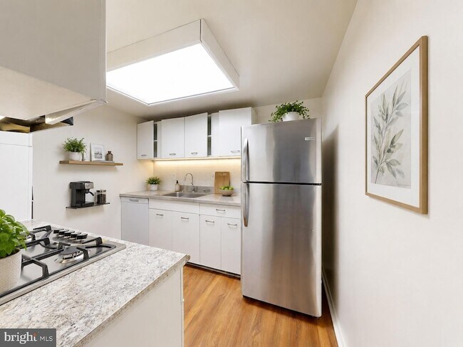 Photo - 4600 Duke St Unit 1102